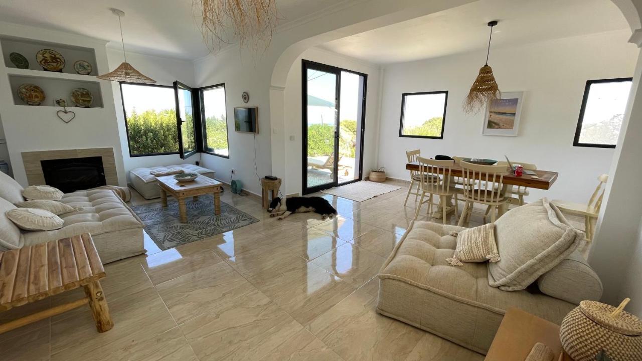 Spacious With Private Pool In Serene Countryside Villa *