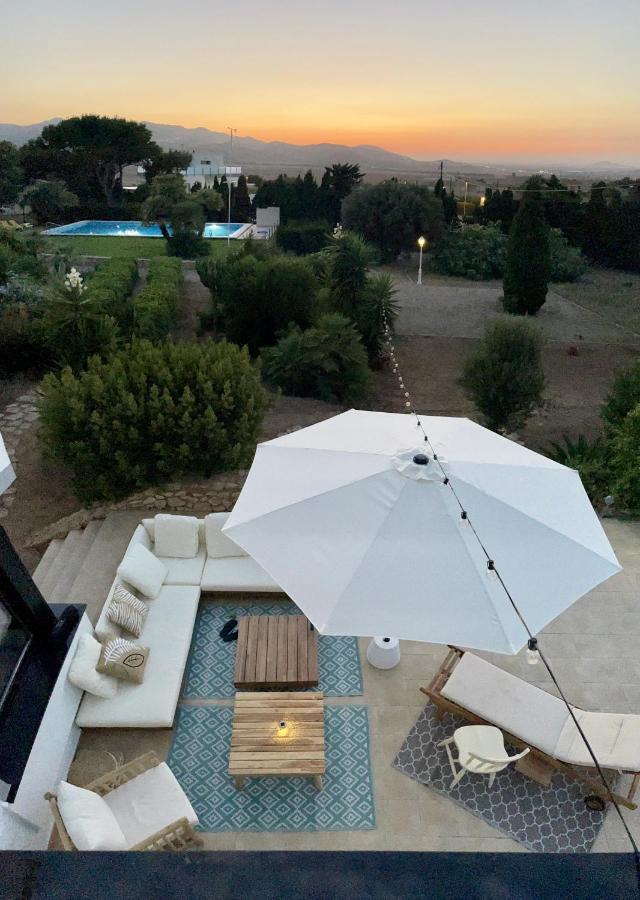Spacious With Private Pool In Serene Countryside Villa *