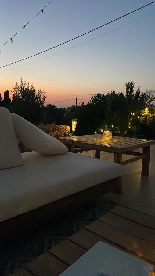 Spacious With Private Pool In Serene Countryside Villa *
