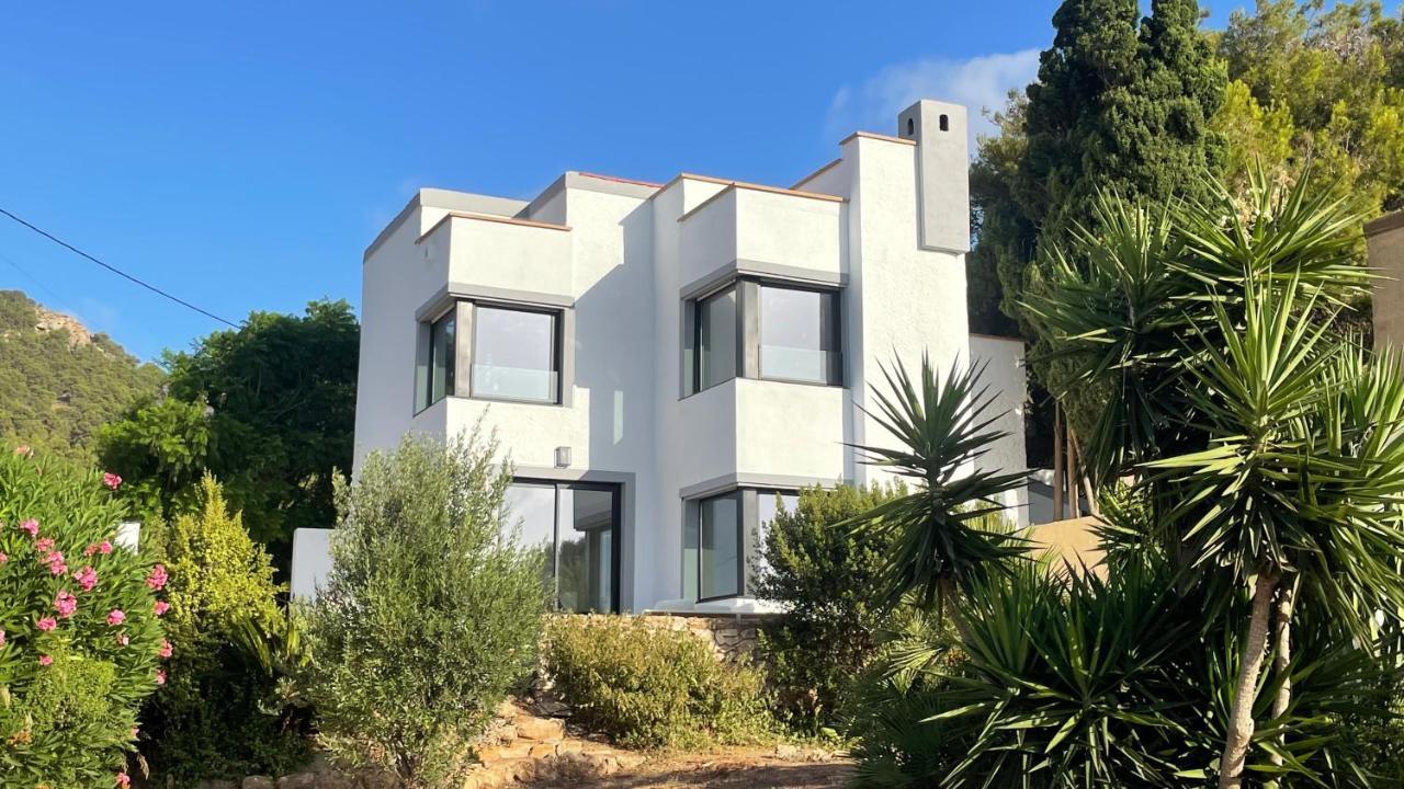 Spacious With Private Pool In Serene Countryside Villa